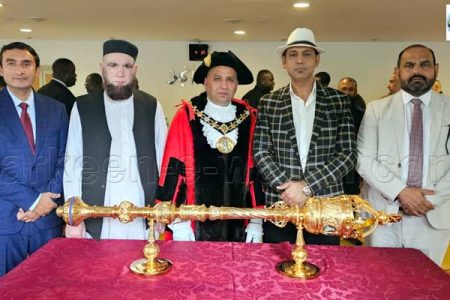 راچڈیلین فیتھ کمیونٹیز کی بلا تفریق خدمت کرنے میں کوئی کسر باقی نہیں چھوڑونگا ، میئر کونسلر شکیل احمد