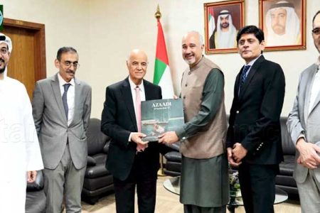 متحدہ عرب امارات میں پاکستان کے سفیر فیصل نیاز ترمذی کا شارجہ یونیورسٹی کا دورہ