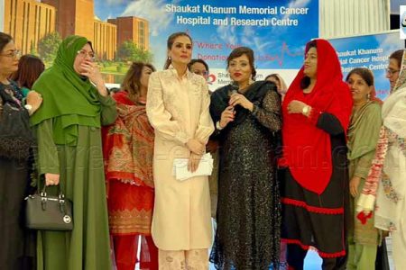 پیرس میں شوکت خانم میموریل کینسر اینڈ ریسرچ سنٹر کیلئے فنڈ ریزنگ تقریب، فلمسٹار ریشم کی بطور مہمان خصوصی شرکت