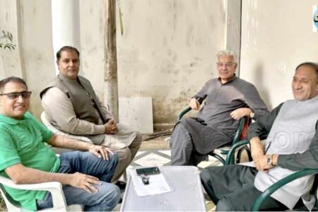 وفاقی وزیر دفاع و شہری ہوابازی خواجہ محمد آصف کی طرف سے سیالکوٹ انٹرنیشنل ائرپورٹ کو مزید کامیاب بنانے کیلئے بھرپور تعاون کی یقین دہانی