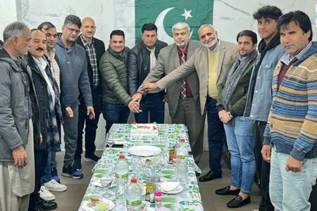 سپین:سید ذوالقرنین شاہ کی جانب سے قائد اعظم کی سالگرہ کا کیک کاٹا گیا
