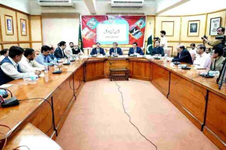 چین کے حال اور مستقبل کا جائزہ پیش کرتی پاکستانی براڈ کاسٹر کی کتاب کی تقریب رونمائی